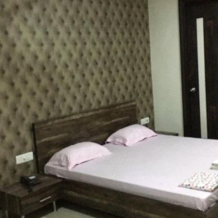 De Agya Paradise Otel Ludhiana Dış mekan fotoğraf
